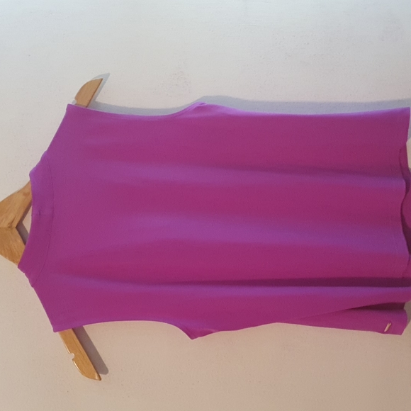 Calvin Kline sleeveless top - Picture 3 of 5